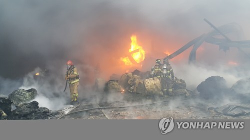경북 칠곡 기계제작 공장 화재…"인명 피해 없어"