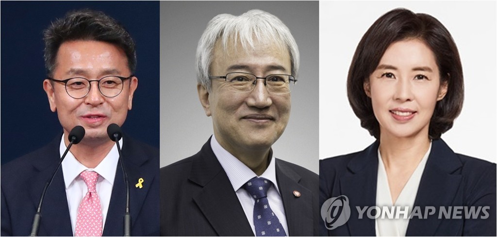 From left are Lee Cheol-hee, appointed as senior presidential secretary for political affairs, Lee Tae-han as senior secretary for social policy and Park Kyung-mee to become new Cheong Wa Dae spokesperson in a combination of photos taken by Yonhap News Agency and released by Cheong Wa Dae. (PHOTO NOT FOR SALE) (Yonhap)