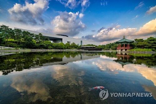 [문화소식] 국립중앙박물관 '봄 박물관 정원 산책' 재개