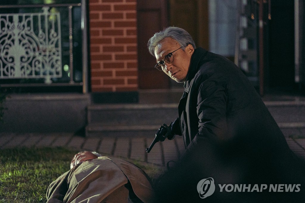 A scene from Lee Il-hyung's revenge action film "Remember" is seen in this photo provided by film distributor Acemaker Movieworks. (PHOTO NOT FOR SALE) (Yonhap)