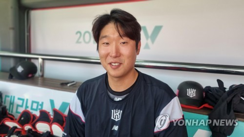 자기 타구에 얼굴 맞은 kt 이호연, 코뼈 골절로 1군 말소