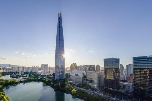 롯데물산, 2천억원대 이천·안성물류센터 매각…"자산 효율화"