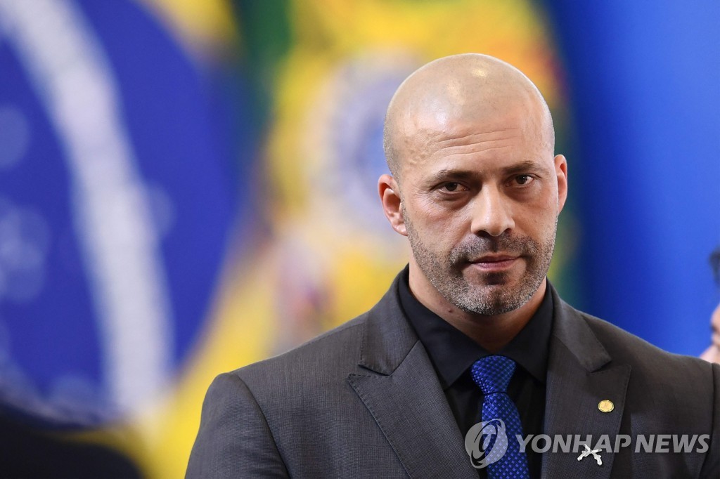 징역형을 받은 브라질 극우 정치인 다니에우 시우베이라