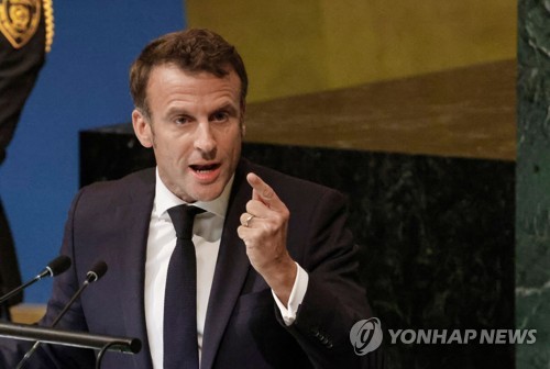 마크롱 "러시아의 우크라 침공은 제국주의 시대 떠올리게 해"