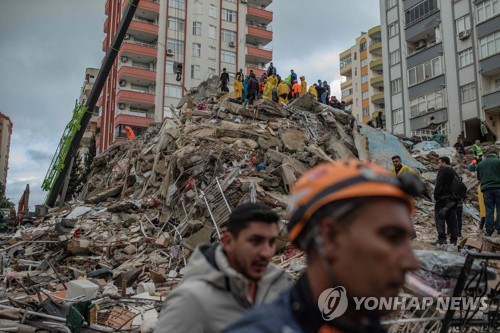 '튀르키예 지진 대참사'…최대 규모 강진 사망자 3천672명