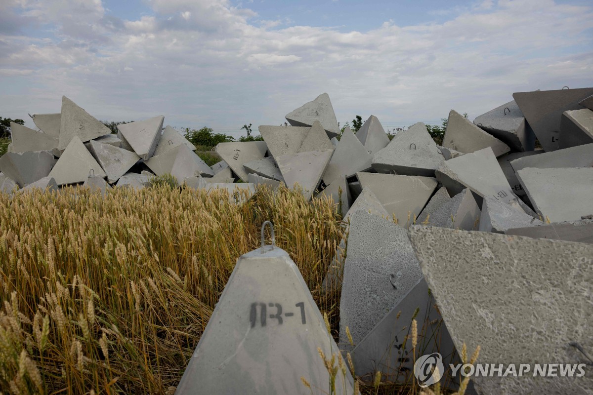 러 공세변화에 우크라 방어전략도 재편…병력난에 어려움