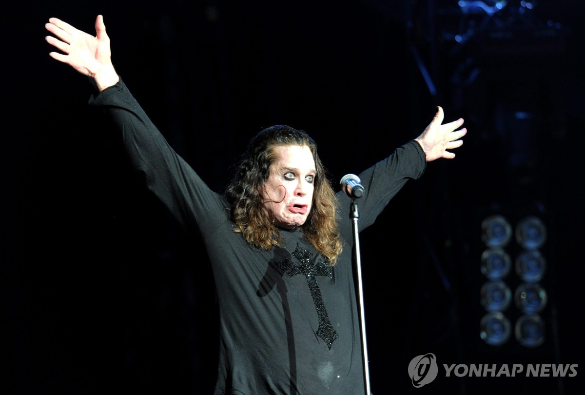 [속보] "영국의 전설적 로커 오지 오스본 별세"