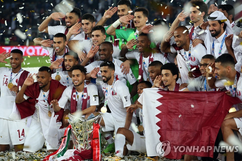2019년 UAE에서 열린 아시안컵에서 사상 처음 우승한 카타르 국가대표팀.