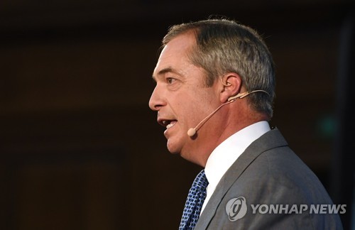 英극우 패라지의 경고…"EU 탈퇴협정 밀어붙이면 보수당과 경쟁"