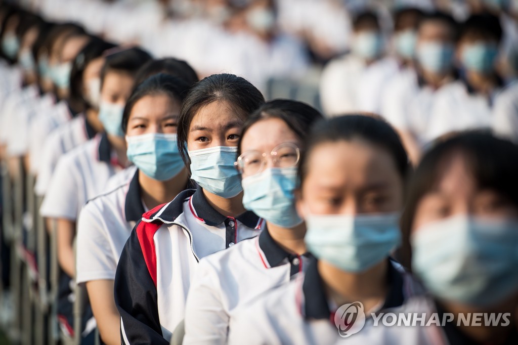 일제히 등교 시작한 중국 우한의 학생들