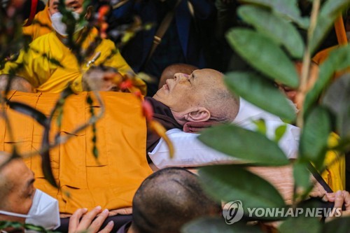 세계적 불교 지도자·평화운동가 '틱낫한 스님' 열반…향년 95세