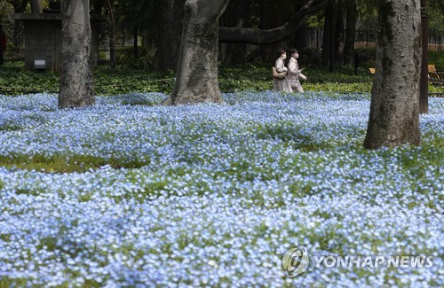 일본인 64％ "저출산 대책 기대 안해"…기시다 지지율 41％
