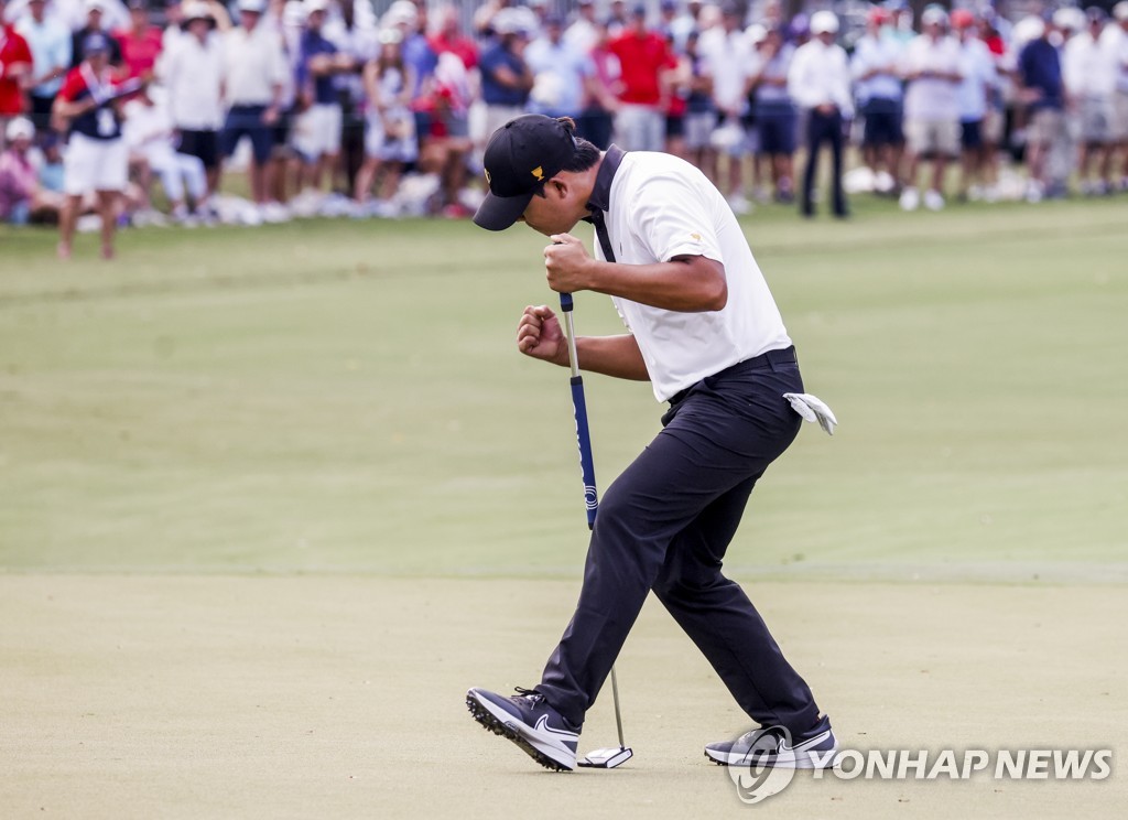 Kim Si-woo earns lone point for Internationals as U.S. builds early lead at Presidents Cup