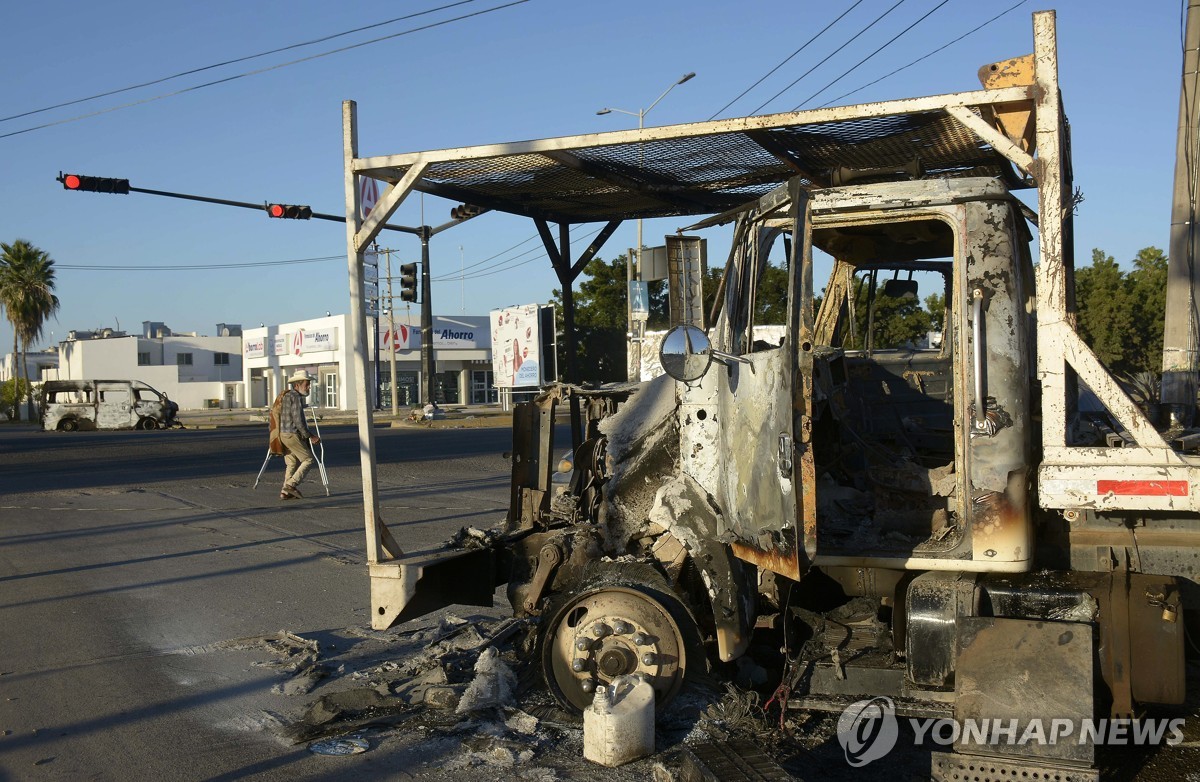 지난 1월 시날로아 카르텔 실권자 체포 과정에서 불탄 차량