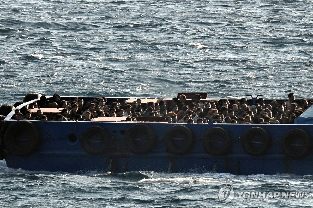 '유럽의 관문' 그리스, 리비아발 이주민 급증에 망명심…