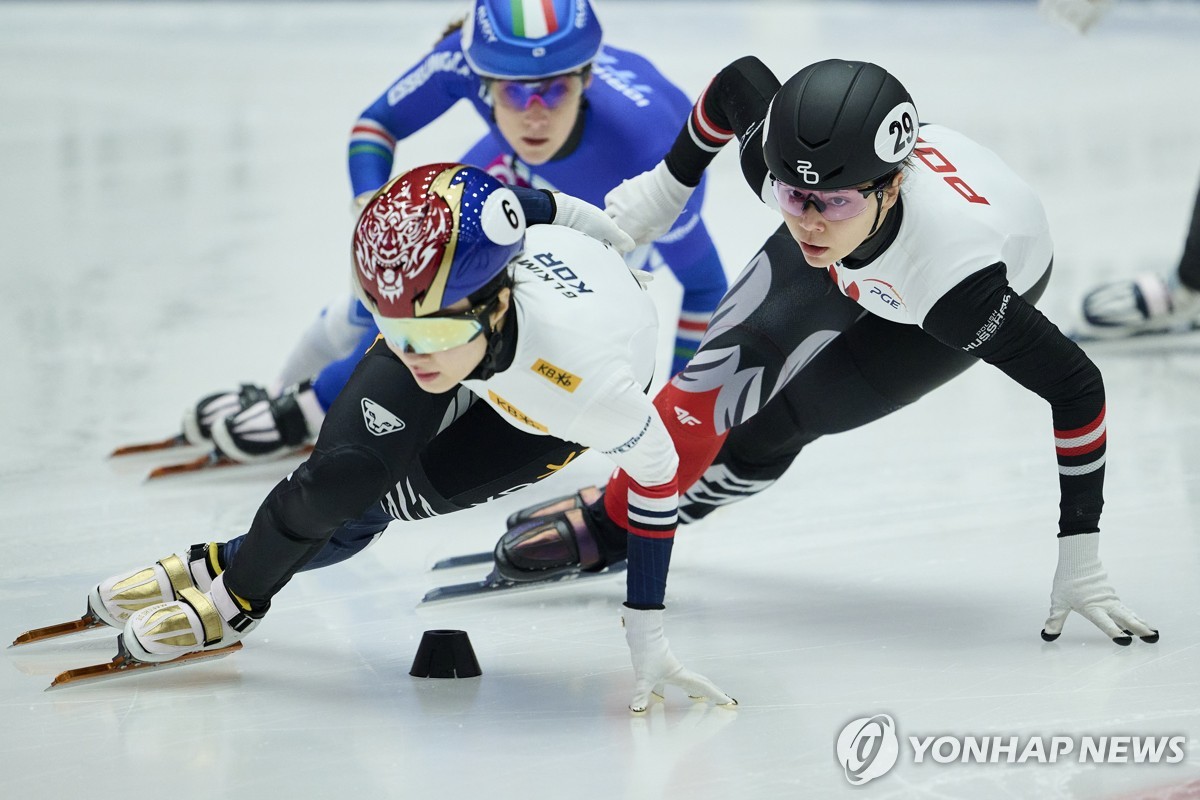 코너를 도는 김길리(6)