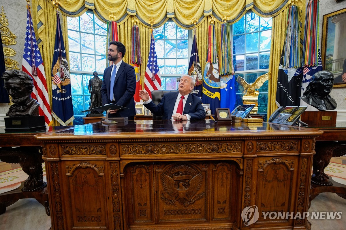 백악관 집무실에서 만난 맘다니와 트럼프