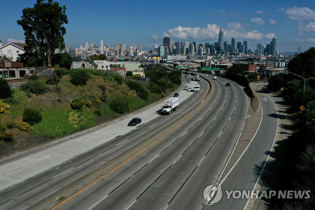 코로나19 사태 초기인 지난 3월 미국 캘리포니아주 샌프란시스코 도로가 한산한 모습