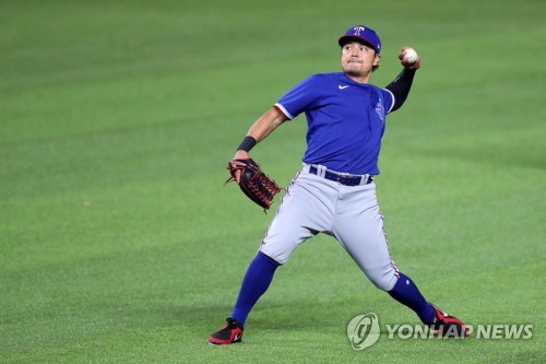 LEAD) Choo Shin-soo re-signs for 1 more year with KBO club Landers