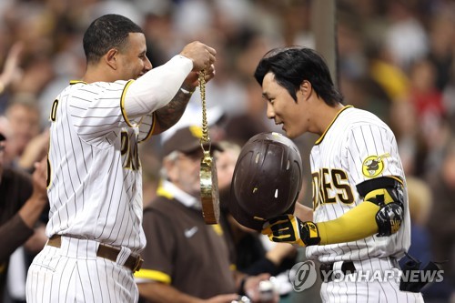 The Korean Call of Ha-Seong Kim's Walk-Off Home Run for the Padres