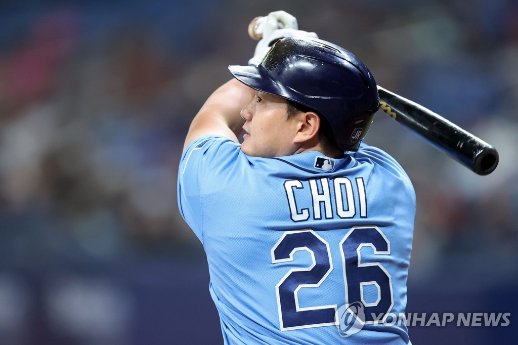 In this Getty Images photo, Choi Ji-man of the Tampa Bay Rays follows through on a foul ball against the Oakland Athletics during the bottom of the sixth inning of a Major League Baseball regular season game at Tropicana Field in St. Petersburg, Florida, on April 13, 2022. (Yonhap)