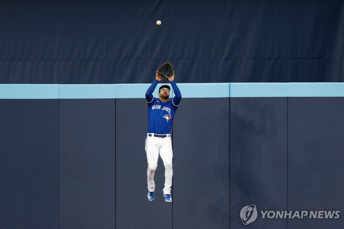 뜬공 수비하는 키어마이어 사진 / AFP=연합뉴스