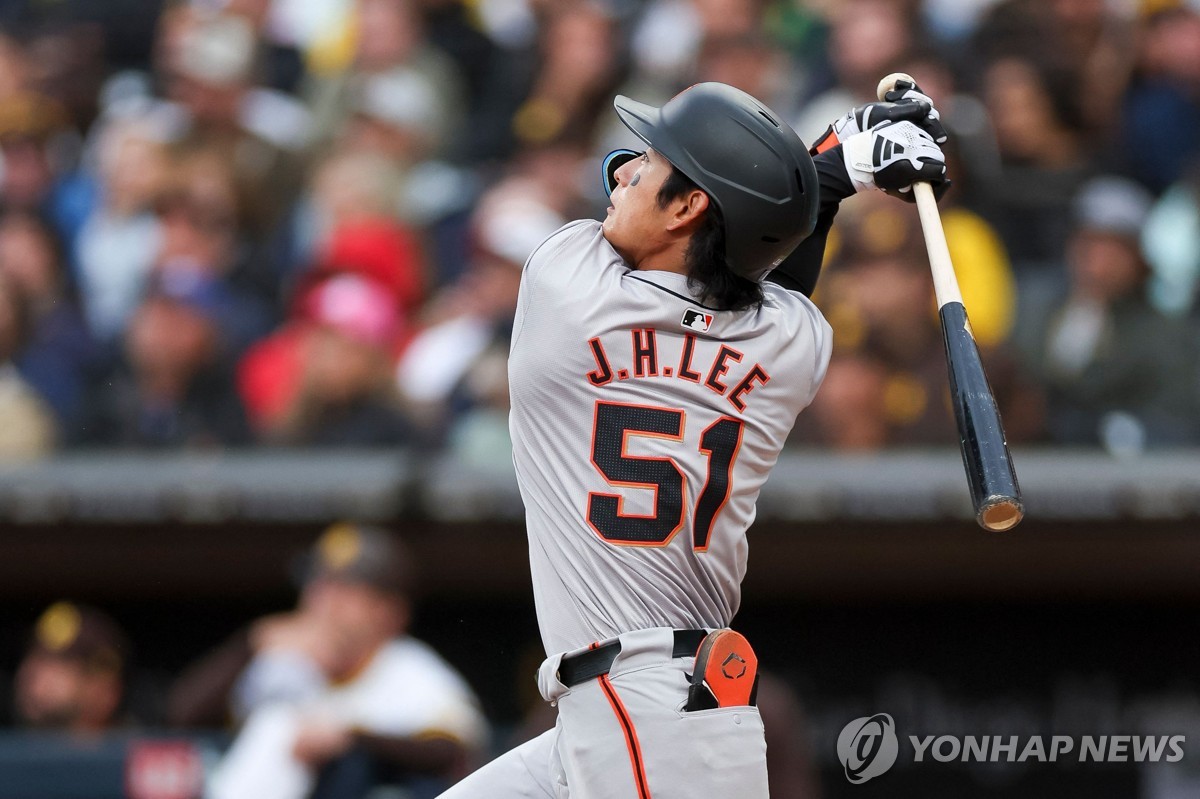 이정후, MLB 3경기 만에 첫 홈런…한국 선수로는 15번째