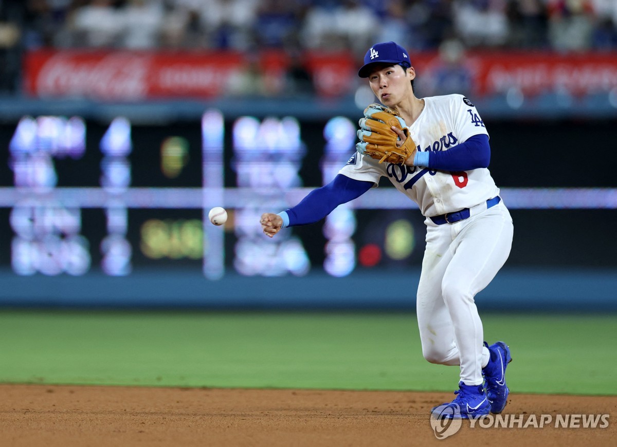 4경기 만에 선발 나선 김혜성, 환상적인 호수비에 안타도