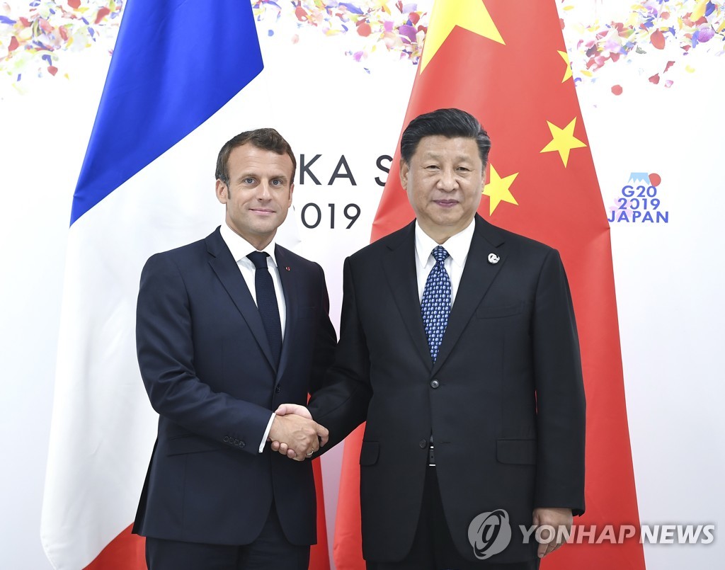 에마뉘엘 마크롱 프랑스 대통령과 시진핑 중국 국가주석[신화=연합뉴스 자료사진]