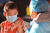 중국 집단면역 '마지막 퍼즐'은…'1억6천만 꼬마 백신 전사'