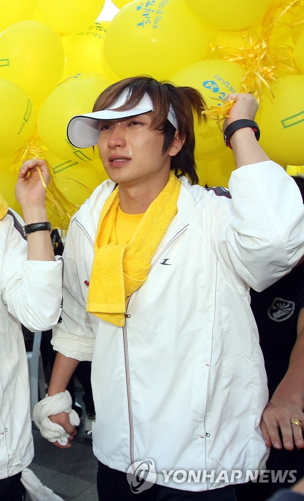 韓国人気アイドル家族の死 事務所の虚偽発表が物議 연합뉴스