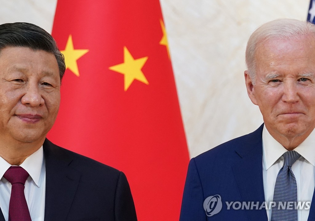 G20 정상회의서 조우한 조 바이든 미국 대통령(오른쪽)과 시진핑 중국 국가주석