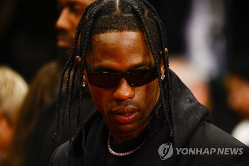 '콘서트 압사 사고' 래퍼 트래비스 스콧, 법원서 불기소 결정