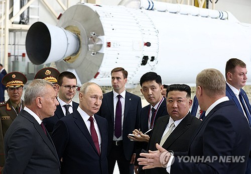 푸틴 "북한 인공위성 개발 도울 것…우주기지서 회담하는 이유"