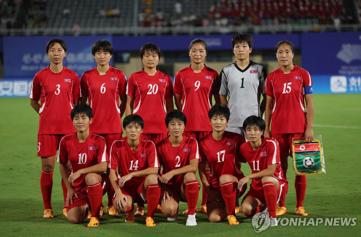 북한 여자축구 선수들.