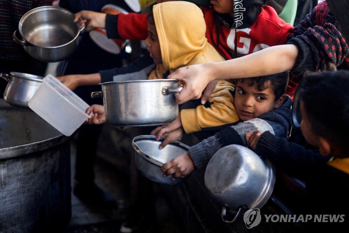 기아에 직면한 팔레스타인 가자지구