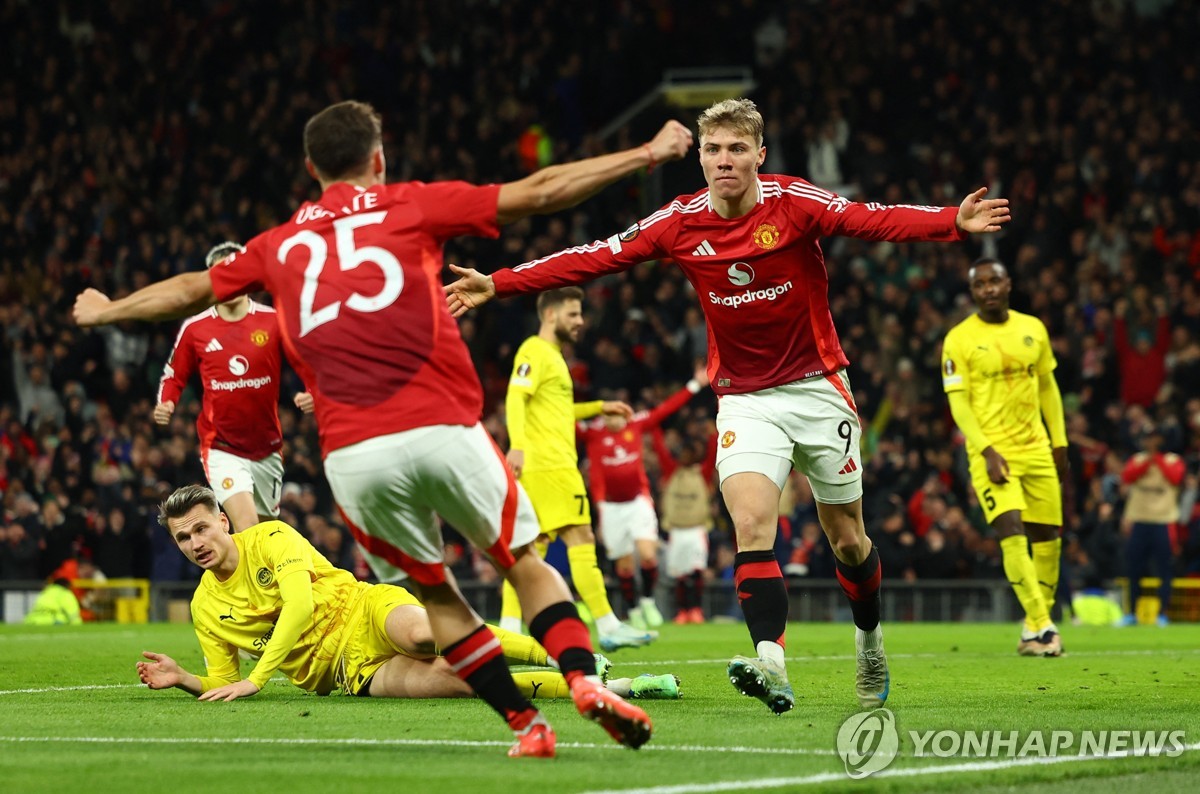 맨유, 아모링 감독 체제 첫 승…UEL서 보되에 3-2 재역전승