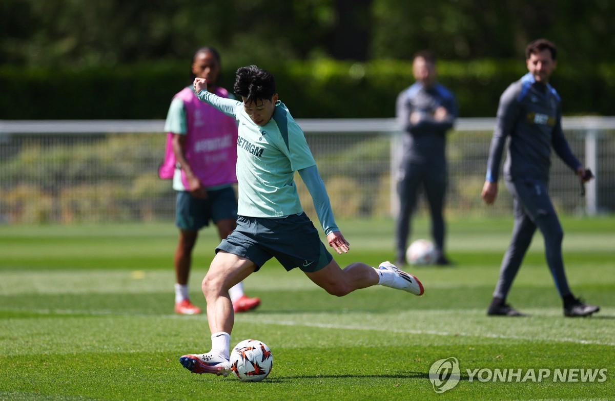 손흥민의 훈련 모습.