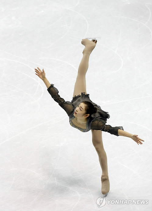 女王キム・ヨナ 世界選手権終え「ソチでベストを」 | 聯合ニュース