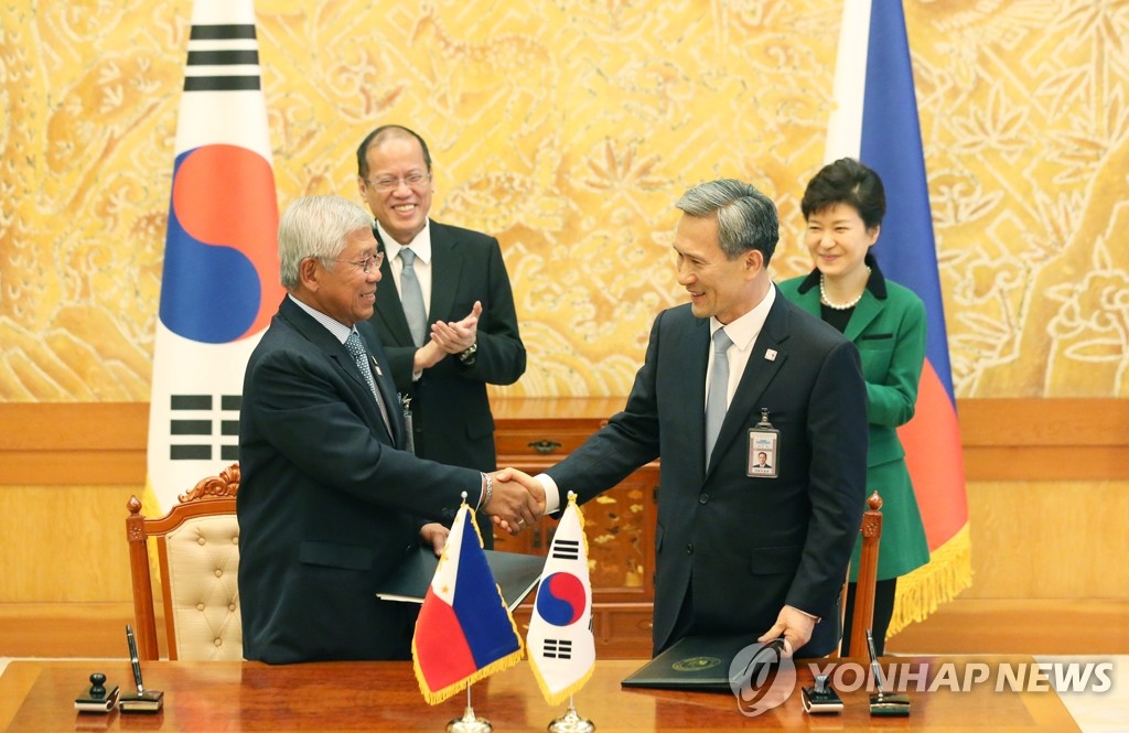 Park holds summit with Philippine president | Yonhap News Agency