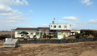  인구밀집지엔 학교 부족…부속섬 학교는 '장기 휴교'
