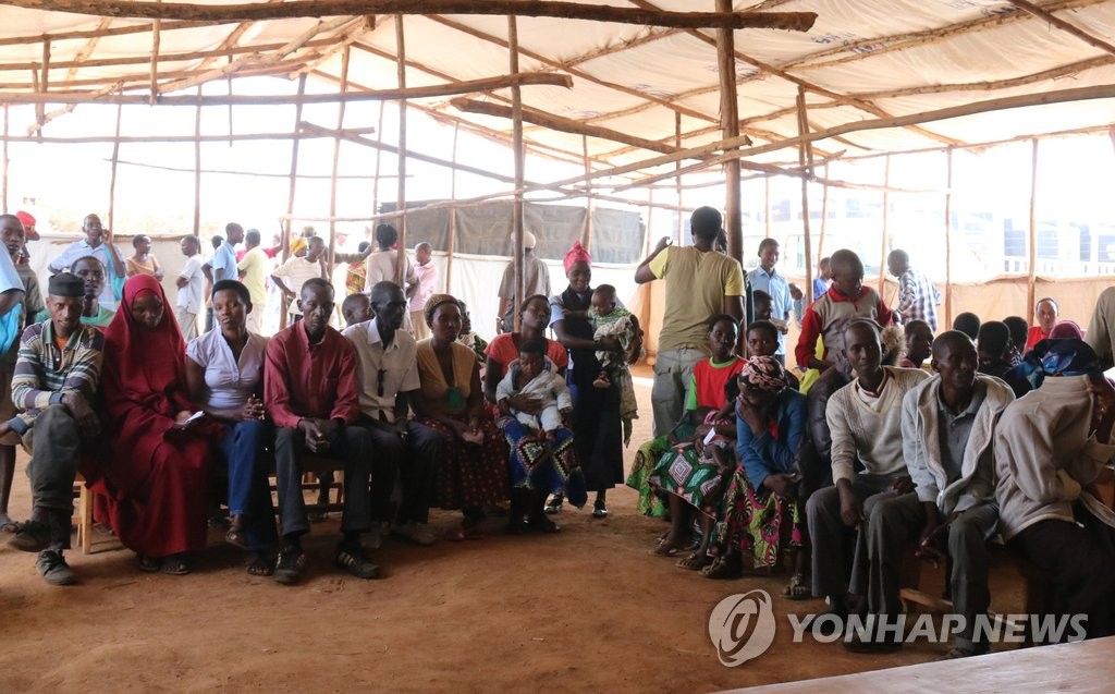 헤어진 가족 찾으려는 난민들 ※사진은 기사 내용과 직접적 관련 없음.