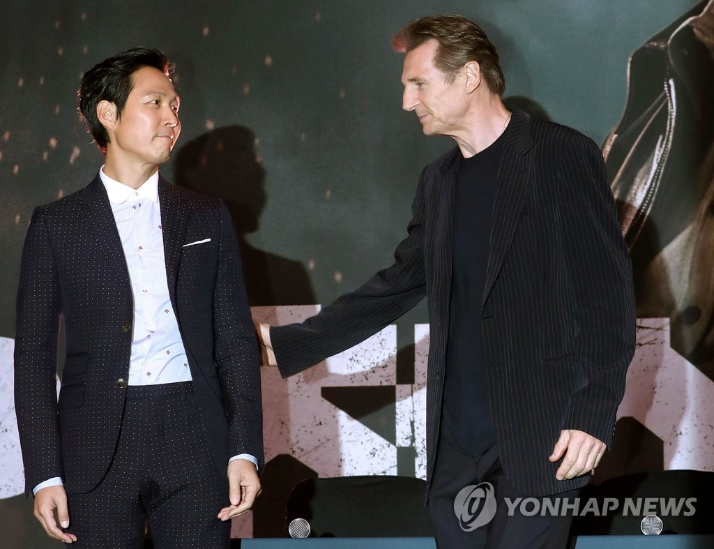 Hollywood actors Liam Neeson and Lee Jung-jae | Yonhap News Agency