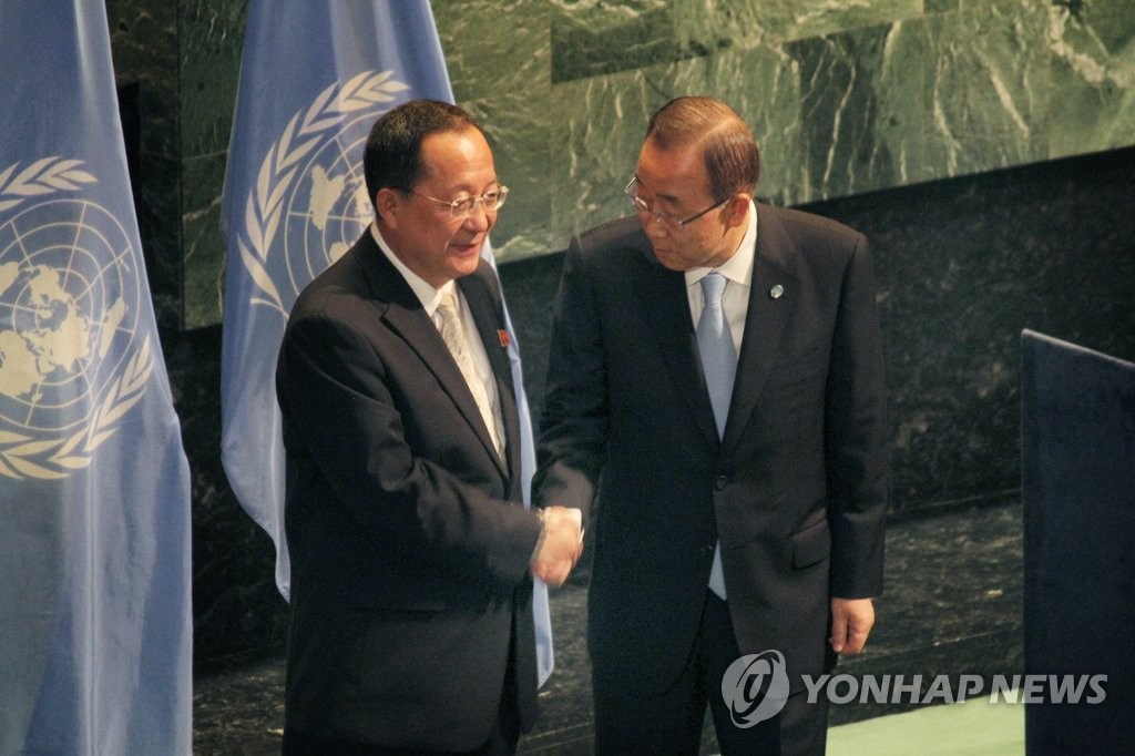 北朝鮮外相　国連総長と握手