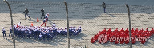 [올림픽] 운동회로 설날 보내는 북측 응원단