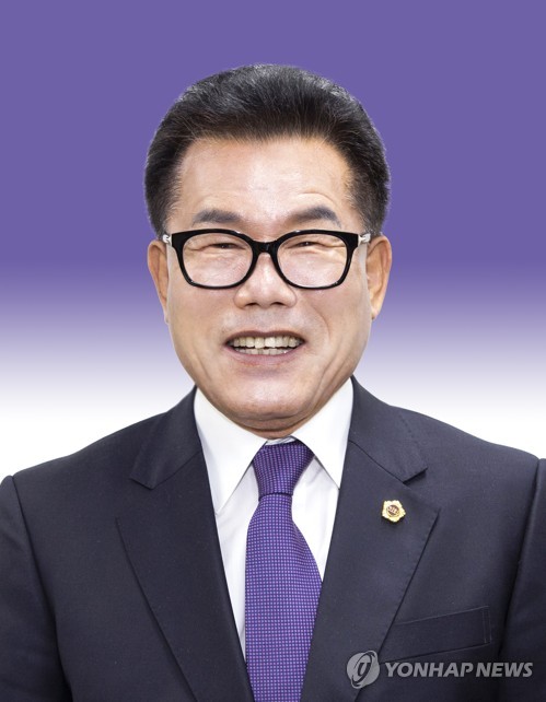 제12대 경북도의회 전반기 의장에 배한철 의원 선출