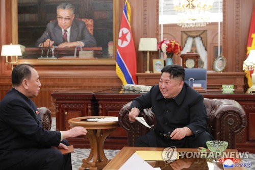المساعد السابق للشؤون بين الكوريتين يعود إلى المكتب السياسي للحزب الحاكم في كوريا الشمالية