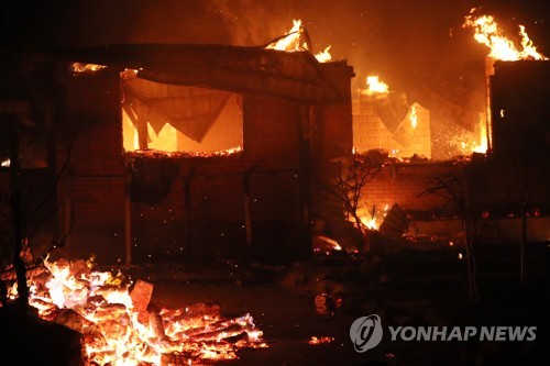 Renforcement des moyens pour combattre l'incendie à Goseong