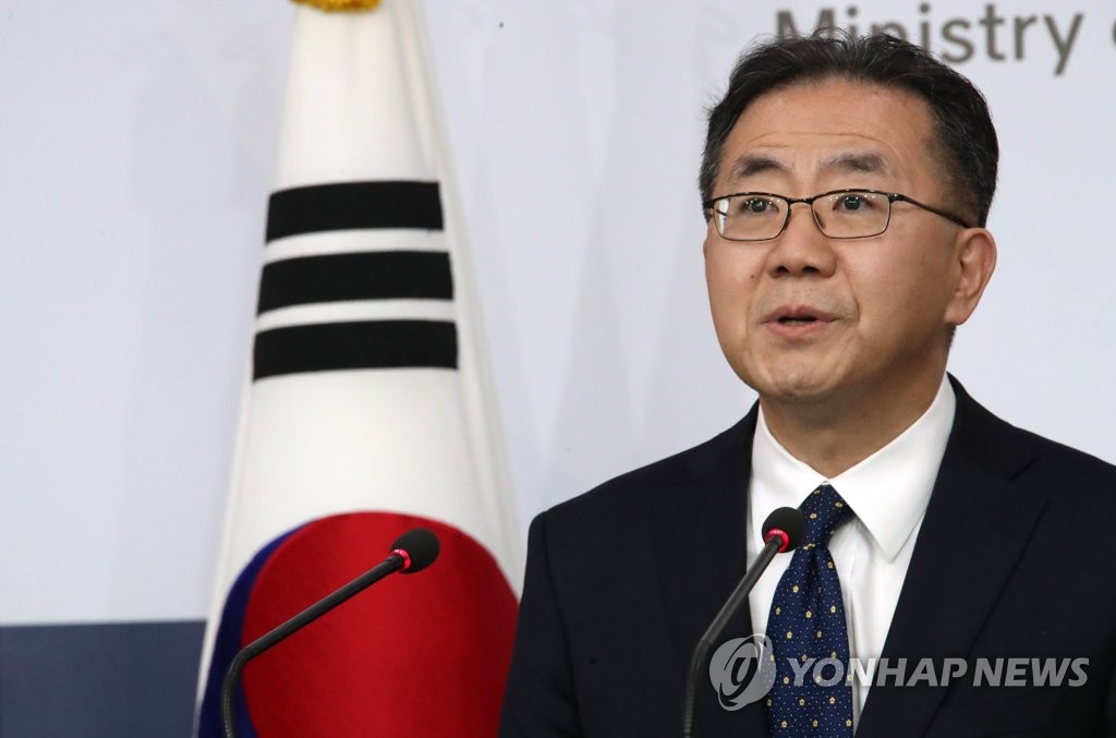 This photo, taken April 23, 2019, shows Kim In-chul, spokesperson for the foreign ministry, speaking during a press briefing at the ministry in Seoul. (Yonhap)