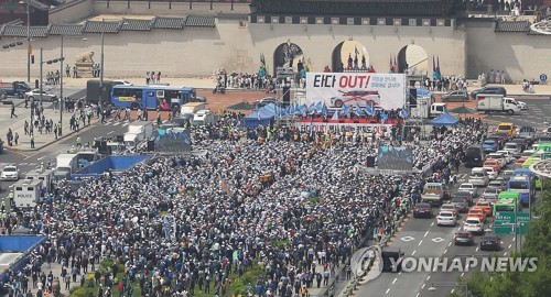 택시기사 분신·'타다 퇴출' 대규모 집회…"물러설 곳 없어"